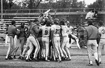 1988_baseball_team-web.jpg