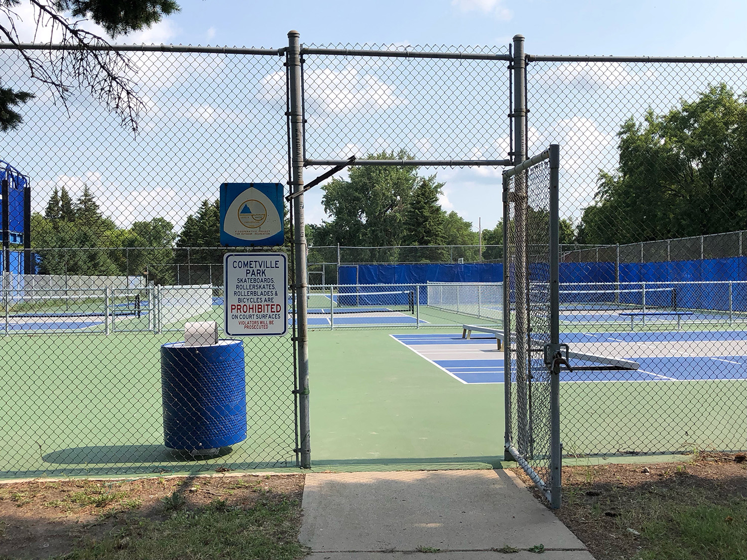 cometville 05 web.jpg