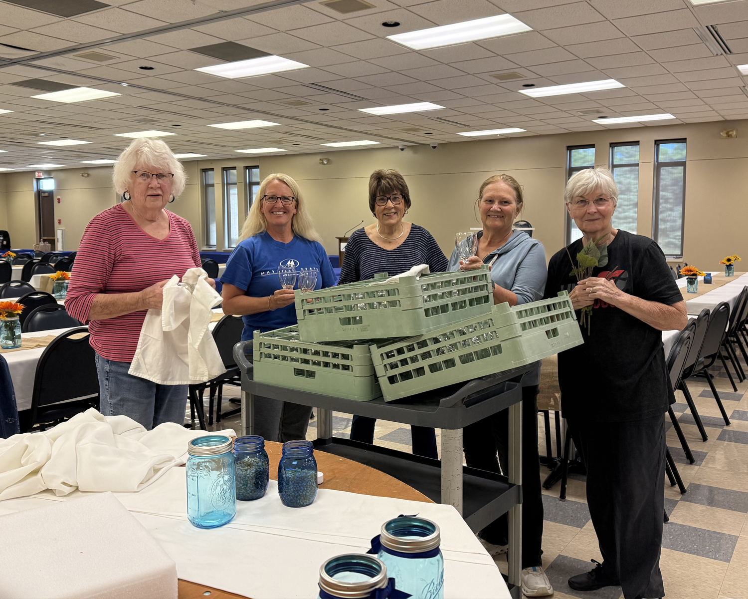 banquet volunteers.jpg