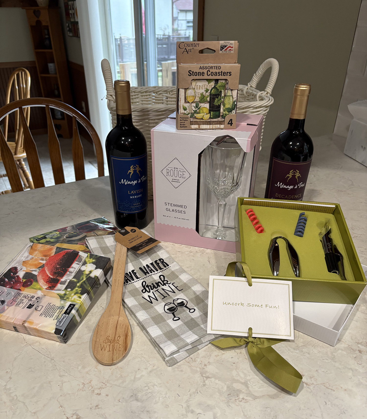 wine basket.jpg